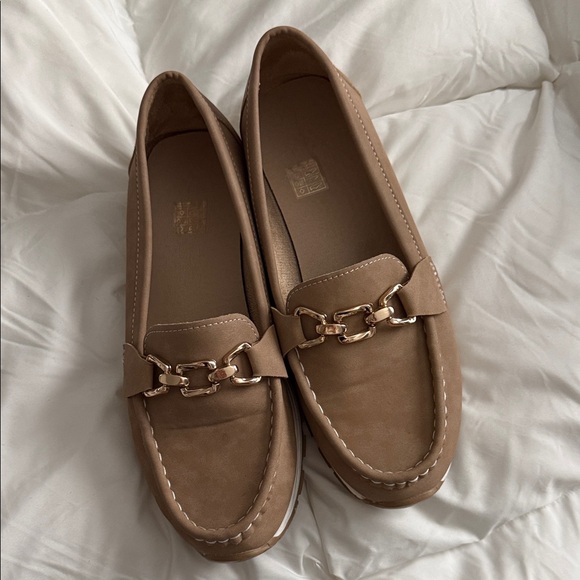 Shoes - Elegant Tan Loafers for Women